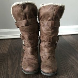 Roxy boots